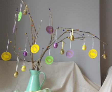 Learn how to make this Easter Tree at ticktacktwine