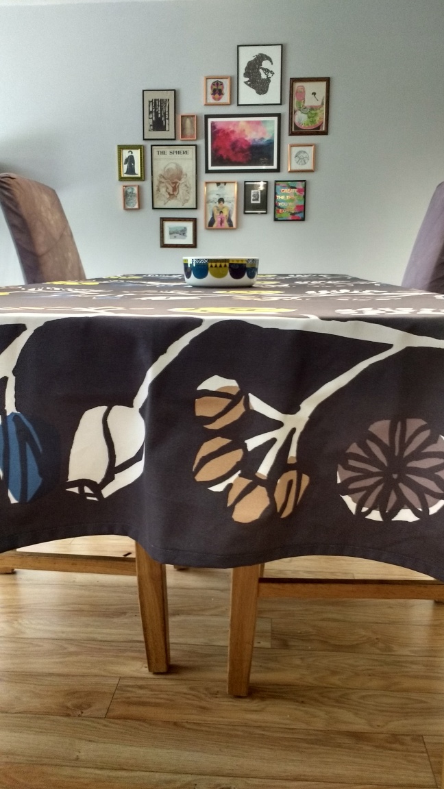 Make a tablecloth from Marimekko fabric